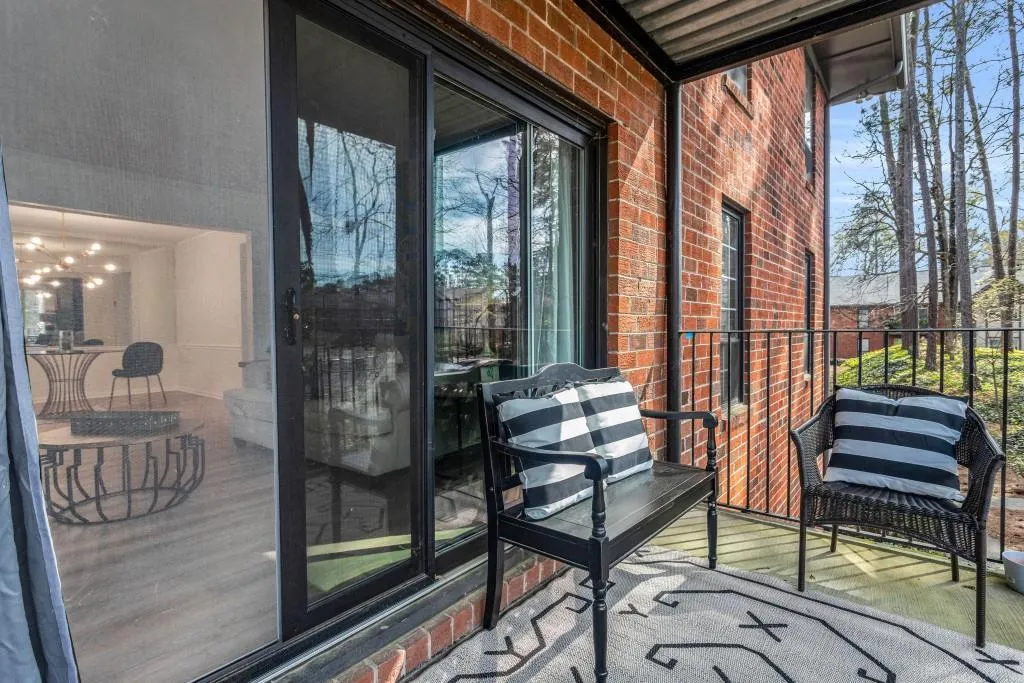 6851 Roswell Road Unit H-31, Sandy Springs, Georgia 30328, 2 Bedrooms Bedrooms, ,2 BathroomsBathrooms,Residential,Sold,6851 Roswell Road Unit H-31,7192278