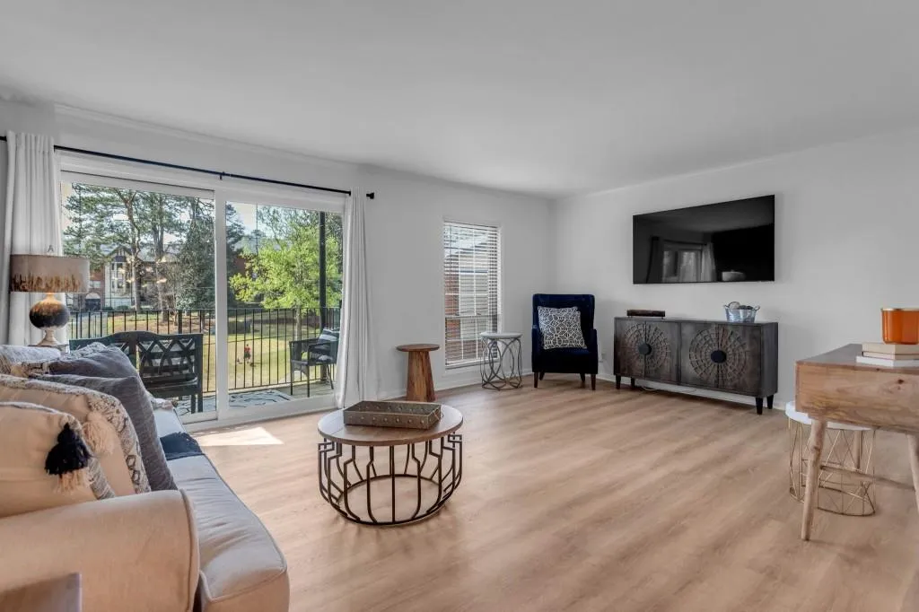 6851 Roswell Road Unit H-31, Sandy Springs, Georgia 30328, 2 Bedrooms Bedrooms, ,2 BathroomsBathrooms,Residential,Sold,6851 Roswell Road Unit H-31,7192278
