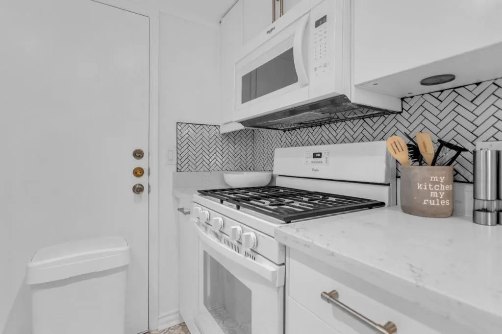 6851 Roswell Road Unit H-31, Sandy Springs, Georgia 30328, 2 Bedrooms Bedrooms, ,2 BathroomsBathrooms,Residential,Sold,6851 Roswell Road Unit H-31,7192278