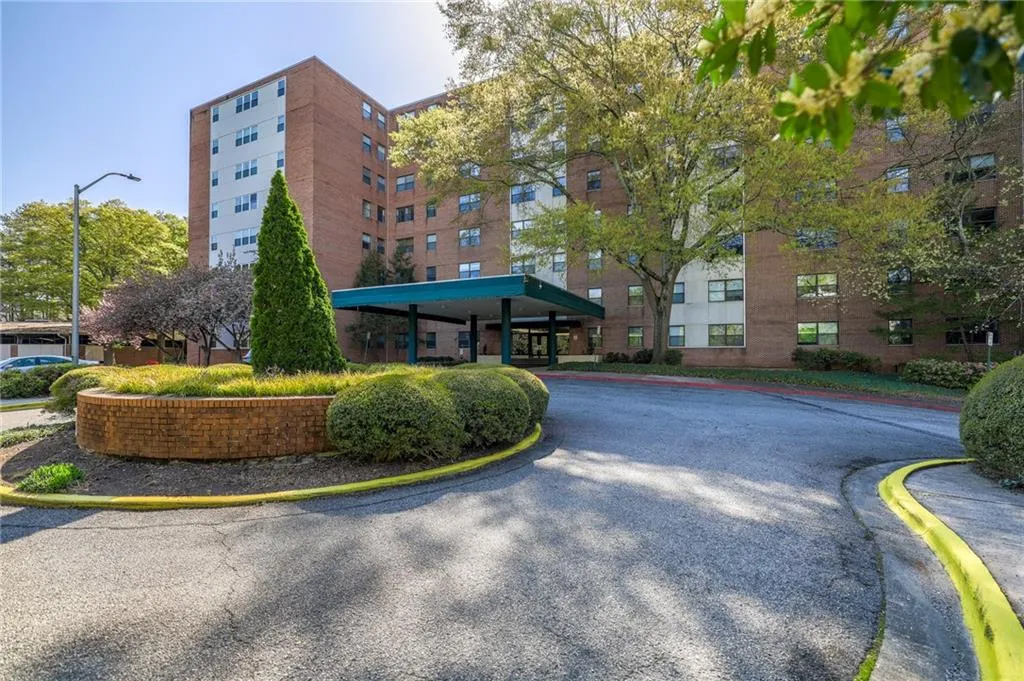 2965 Pharr Court South Nw Unit 503, Atlanta, Georgia 30305, 1 Bedroom Bedrooms, ,1 BathroomBathrooms,Residential,For Sale,2965 Pharr Court South Nw Unit 503,7550812