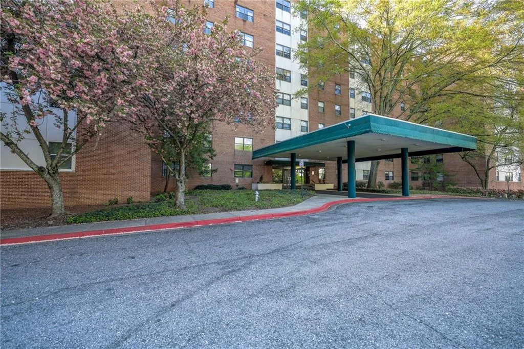 2965 Pharr Court South Nw Unit 503, Atlanta, Georgia 30305, 1 Bedroom Bedrooms, ,1 BathroomBathrooms,Residential,For Sale,2965 Pharr Court South Nw Unit 503,7550812