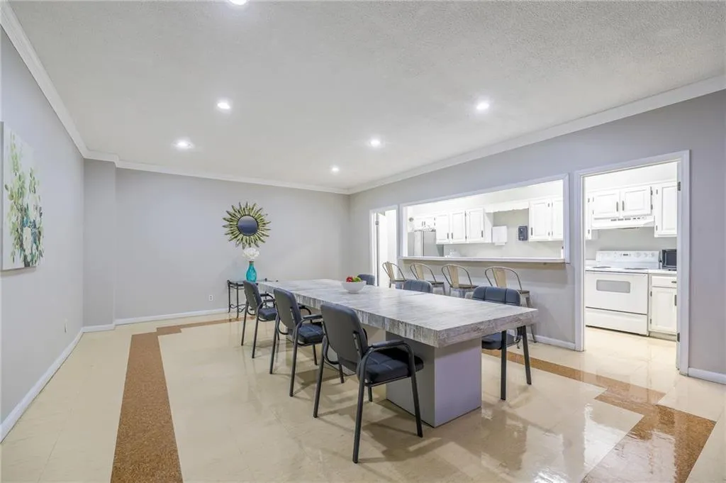 2965 Pharr Court South Nw Unit 503, Atlanta, Georgia 30305, 1 Bedroom Bedrooms, ,1 BathroomBathrooms,Residential,For Sale,2965 Pharr Court South Nw Unit 503,7550812