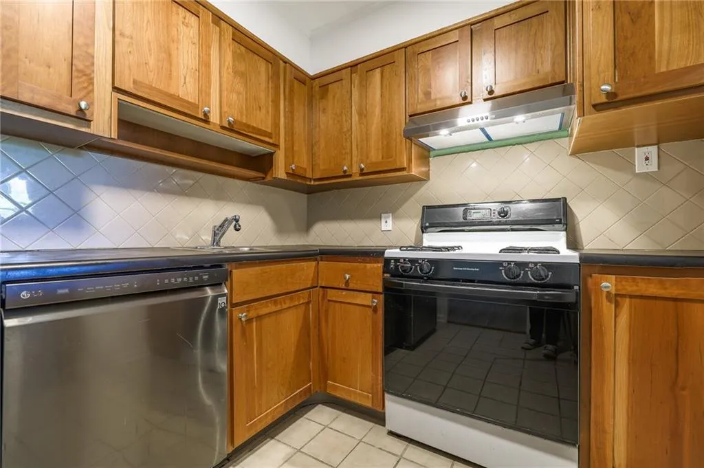2965 Pharr Court South Nw Unit 503, Atlanta, Georgia 30305, 1 Bedroom Bedrooms, ,1 BathroomBathrooms,Residential,For Sale,2965 Pharr Court South Nw Unit 503,7550812