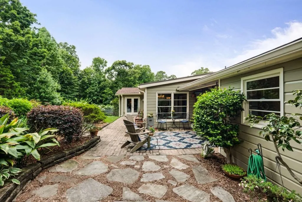 107 Osner Drive, Atlanta, Georgia 30342, 3 Bedrooms Bedrooms, ,2 BathroomsBathrooms,Residential,Sold,107 Osner Drive,7093710