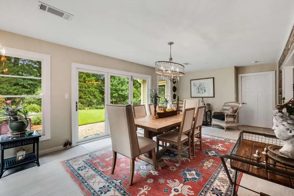 107 Osner Drive, Atlanta, Georgia 30342, 3 Bedrooms Bedrooms, ,2 BathroomsBathrooms,Residential,Sold,107 Osner Drive,7093710