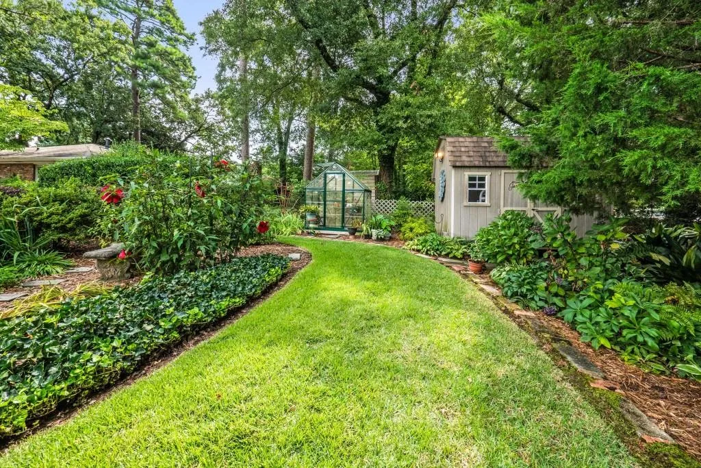107 Osner Drive, Atlanta, Georgia 30342, 3 Bedrooms Bedrooms, ,2 BathroomsBathrooms,Residential,Sold,107 Osner Drive,7093710