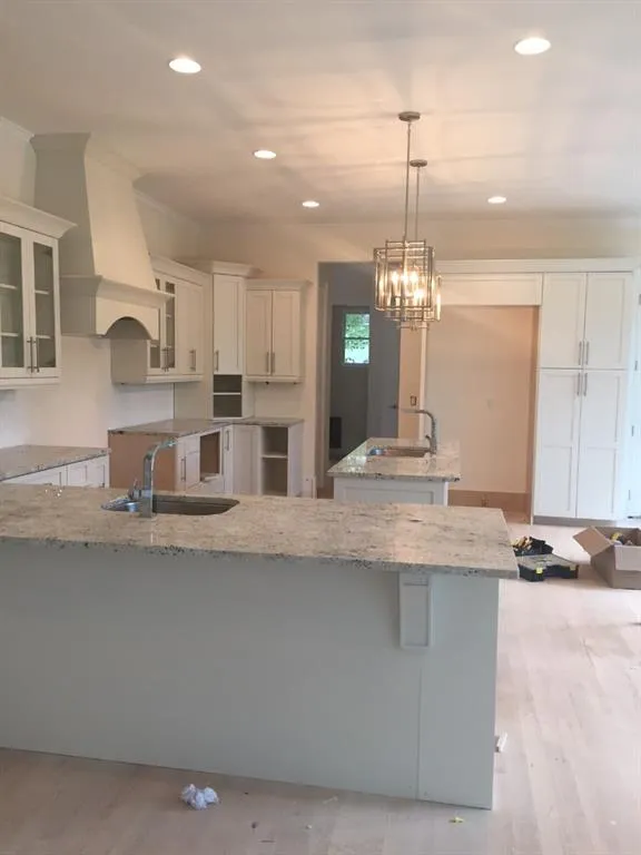 220 Zeblin Road, Atlanta, Georgia 30342, 5 Bedrooms Bedrooms, ,5 BathroomsBathrooms,Residential,Sold,220 Zeblin Road,5399316