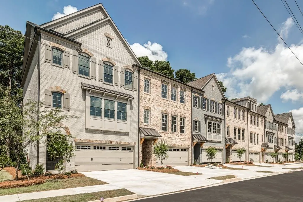 2542 Skyland Drive Unit 3, Brookhaven, Georgia 30319, 4 Bedrooms Bedrooms, ,3 BathroomsBathrooms,Residential,Sold,2542 Skyland Drive Unit 3,5946834