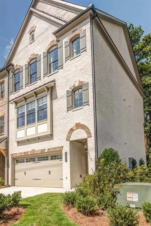 2542 Skyland Drive Unit 3, Brookhaven, Georgia 30319, 4 Bedrooms Bedrooms, ,3 BathroomsBathrooms,Residential,Sold,2542 Skyland Drive Unit 3,5946834