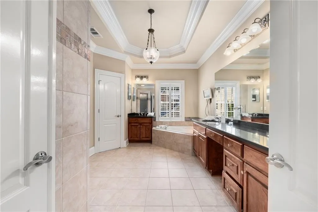 1844 Buckhead Valley Lane Ne, Atlanta, Georgia 30324, 5 Bedrooms Bedrooms, ,4 BathroomsBathrooms,Residential,For Sale,1844 Buckhead Valley Lane Ne,7652333