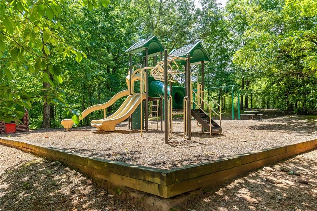 206 Mount Vernon Cove, Atlanta, Georgia 30328, 5 Bedrooms Bedrooms, ,4 BathroomsBathrooms,Residential,Sold,206 Mount Vernon Cove,7386343
