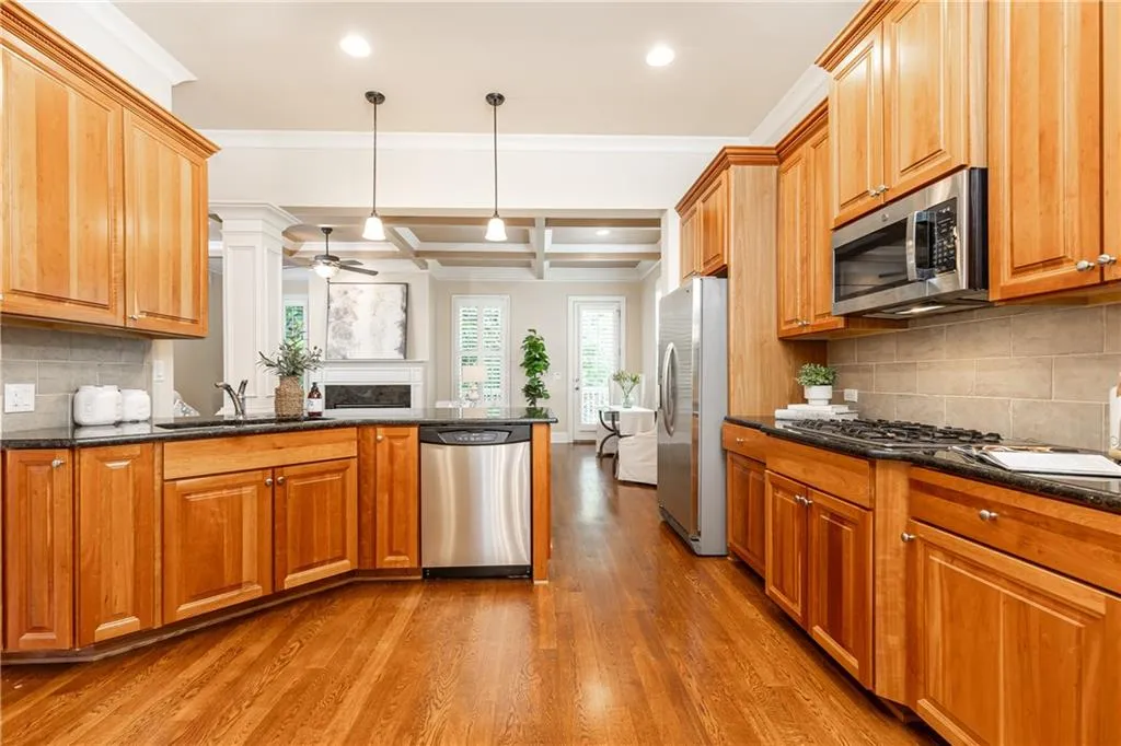 206 Mount Vernon Cove, Atlanta, Georgia 30328, 5 Bedrooms Bedrooms, ,4 BathroomsBathrooms,Residential,Sold,206 Mount Vernon Cove,7386343