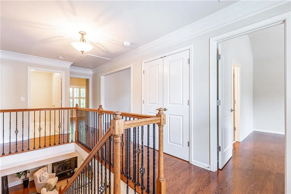206 Mount Vernon Cove, Atlanta, Georgia 30328, 5 Bedrooms Bedrooms, ,4 BathroomsBathrooms,Residential,Sold,206 Mount Vernon Cove,7386343