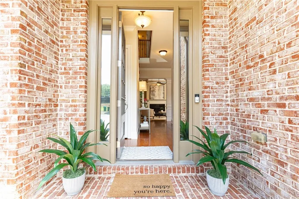 206 Mount Vernon Cove, Atlanta, Georgia 30328, 5 Bedrooms Bedrooms, ,4 BathroomsBathrooms,Residential,Sold,206 Mount Vernon Cove,7386343