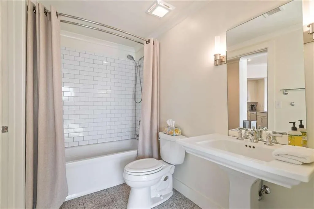 1100 Howell Mill Road Unit 613, Atlanta, Georgia 30318, 2 Bedrooms Bedrooms, 0 ,2 BathroomsBathrooms,Residential,For Sale,1100 Howell Mill Road Unit 613,7775406