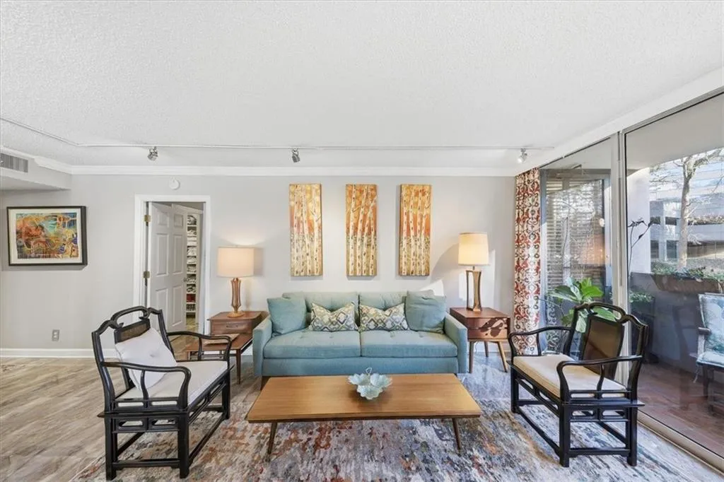 3530 Piedmont Road Ne Unit F2, Atlanta, Georgia 30305, 2 Bedrooms Bedrooms, 0 ,2 BathroomsBathrooms,Residential,Sold,3530 Piedmont Road Ne Unit F2,7707340
