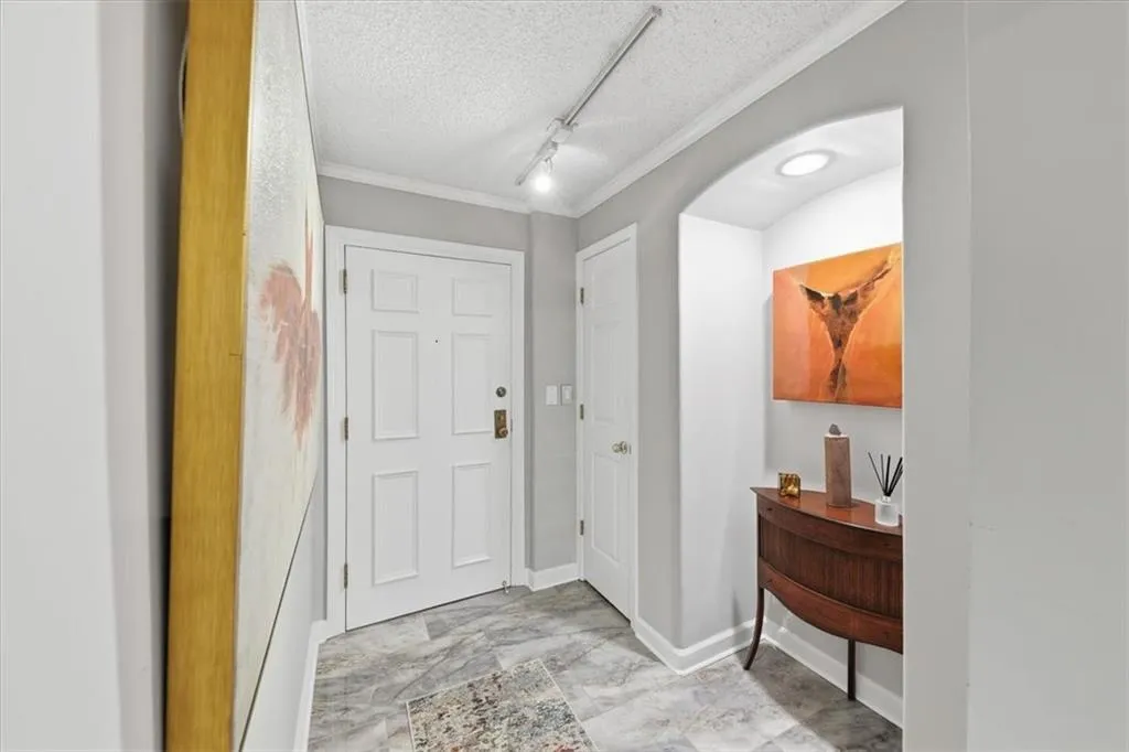 3530 Piedmont Road Ne Unit F2, Atlanta, Georgia 30305, 2 Bedrooms Bedrooms, 0 ,2 BathroomsBathrooms,Residential,Sold,3530 Piedmont Road Ne Unit F2,7707340
