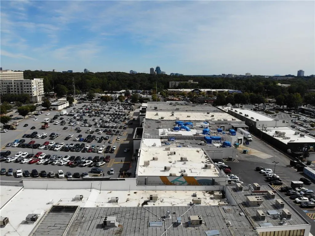 220 Le Gran View, Atlanta, Georgia 30328, 2 Bedrooms Bedrooms, ,2 BathroomsBathrooms,Residential,Sold,220 Le Gran View,6593547