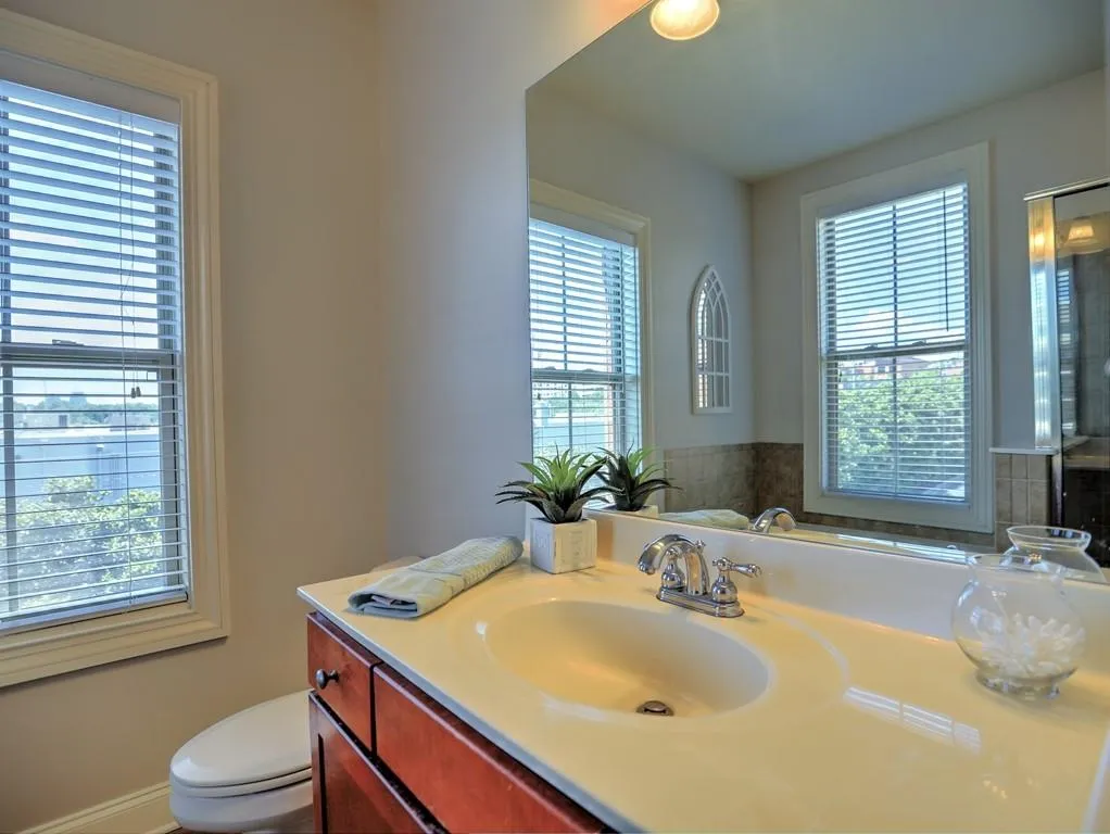 220 Le Gran View, Atlanta, Georgia 30328, 2 Bedrooms Bedrooms, ,2 BathroomsBathrooms,Residential,Sold,220 Le Gran View,6593547