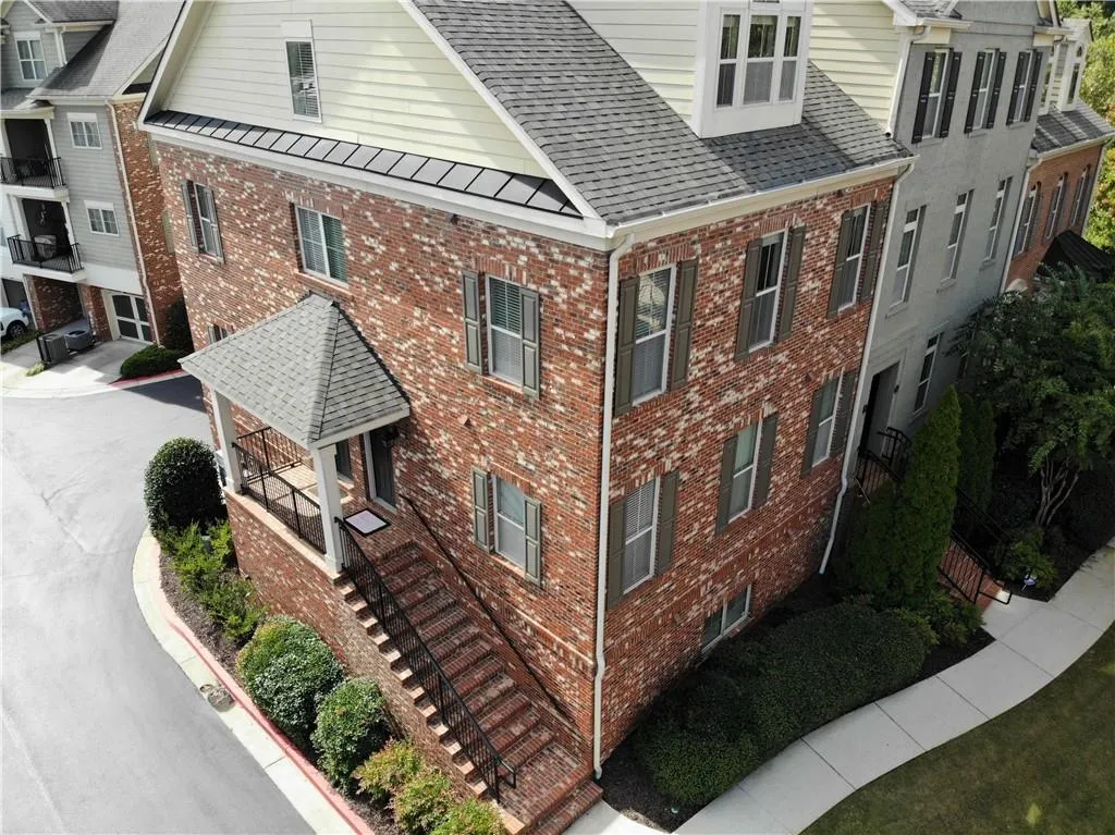 220 Le Gran View, Atlanta, Georgia 30328, 2 Bedrooms Bedrooms, ,2 BathroomsBathrooms,Residential,Sold,220 Le Gran View,6593547