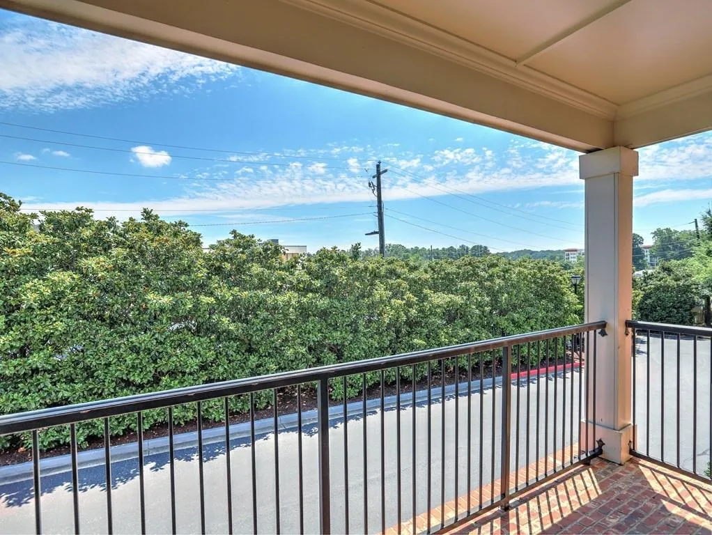 220 Le Gran View, Atlanta, Georgia 30328, 2 Bedrooms Bedrooms, ,2 BathroomsBathrooms,Residential,Sold,220 Le Gran View,6593547