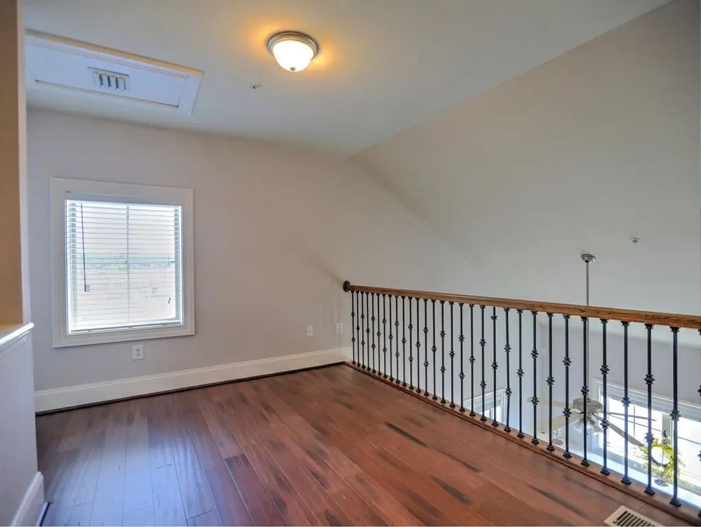 220 Le Gran View, Atlanta, Georgia 30328, 2 Bedrooms Bedrooms, ,2 BathroomsBathrooms,Residential,Sold,220 Le Gran View,6593547