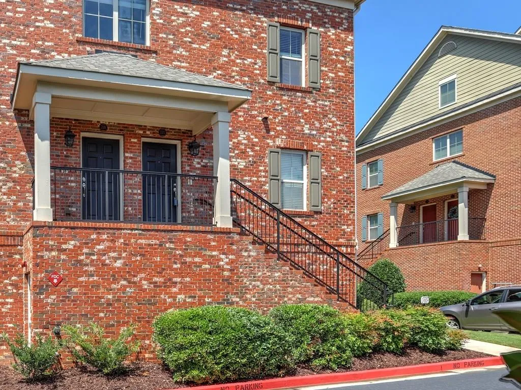 220 Le Gran View, Atlanta, Georgia 30328, 2 Bedrooms Bedrooms, ,2 BathroomsBathrooms,Residential,Sold,220 Le Gran View,6593547