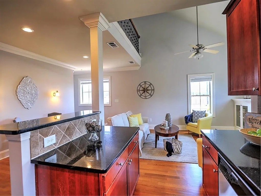 220 Le Gran View, Atlanta, Georgia 30328, 2 Bedrooms Bedrooms, ,2 BathroomsBathrooms,Residential,Sold,220 Le Gran View,6593547