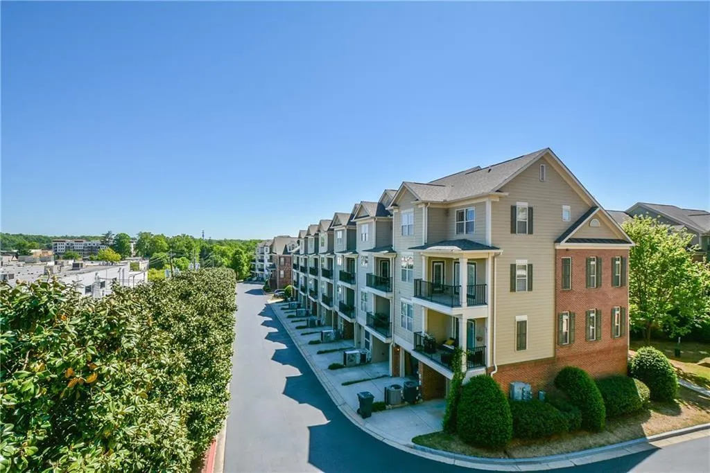 220 Le Gran View, Atlanta, Georgia 30328, 2 Bedrooms Bedrooms, ,2 BathroomsBathrooms,Residential,Sold,220 Le Gran View,6593547