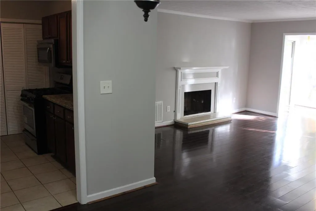 1406 Vicksburg Place, Dunwoody, Georgia 30350, 2 Bedrooms Bedrooms, ,2 BathroomsBathrooms,Residential,Sold,1406 Vicksburg Place,5775097