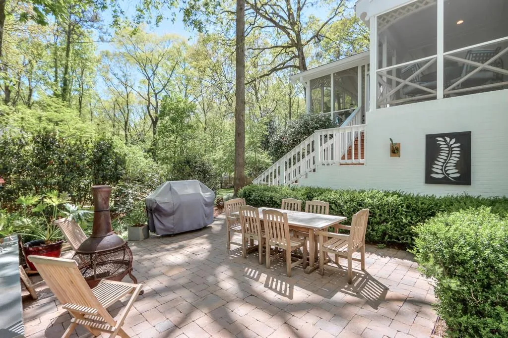 535 Valley Hall Drive, Sandy Springs, Georgia 30350, 4 Bedrooms Bedrooms, ,4 BathroomsBathrooms,Residential,Sold,535 Valley Hall Drive,7201613