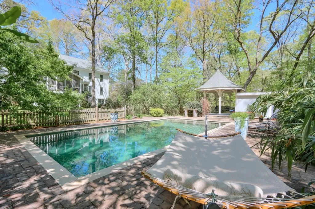 535 Valley Hall Drive, Sandy Springs, Georgia 30350, 4 Bedrooms Bedrooms, ,4 BathroomsBathrooms,Residential,Sold,535 Valley Hall Drive,7201613