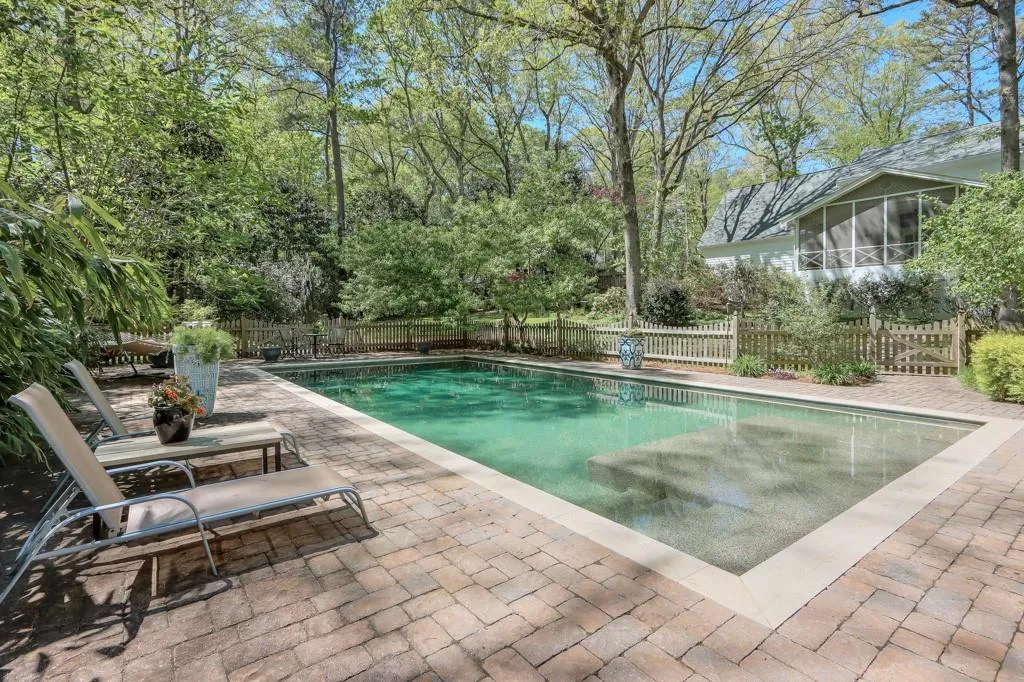 535 Valley Hall Drive, Sandy Springs, Georgia 30350, 4 Bedrooms Bedrooms, ,4 BathroomsBathrooms,Residential,Sold,535 Valley Hall Drive,7201613