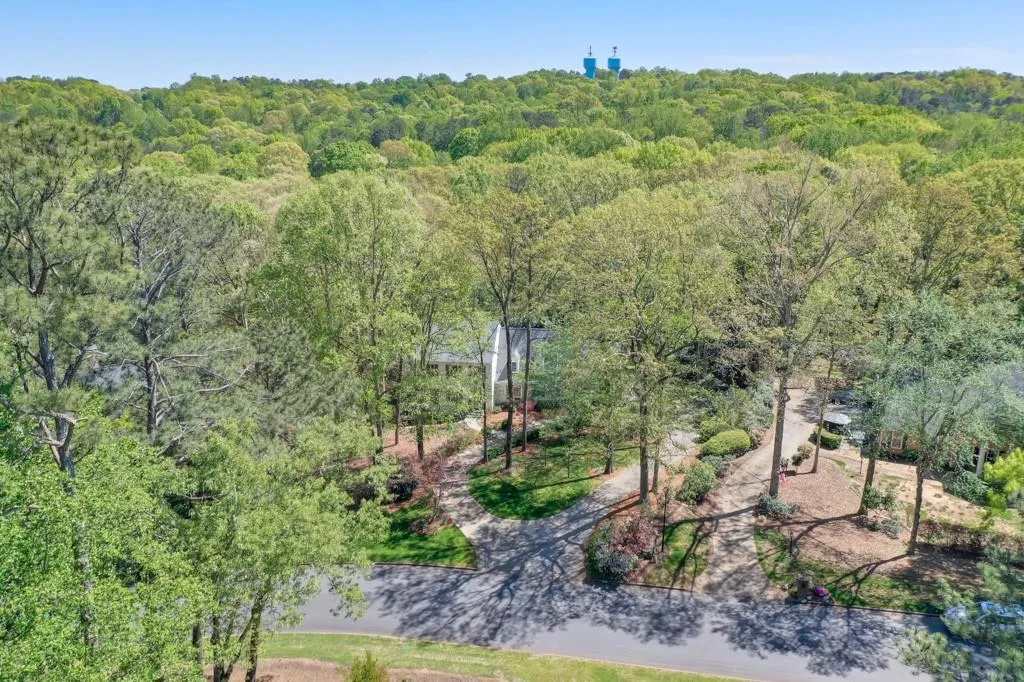 535 Valley Hall Drive, Sandy Springs, Georgia 30350, 4 Bedrooms Bedrooms, ,4 BathroomsBathrooms,Residential,Sold,535 Valley Hall Drive,7201613