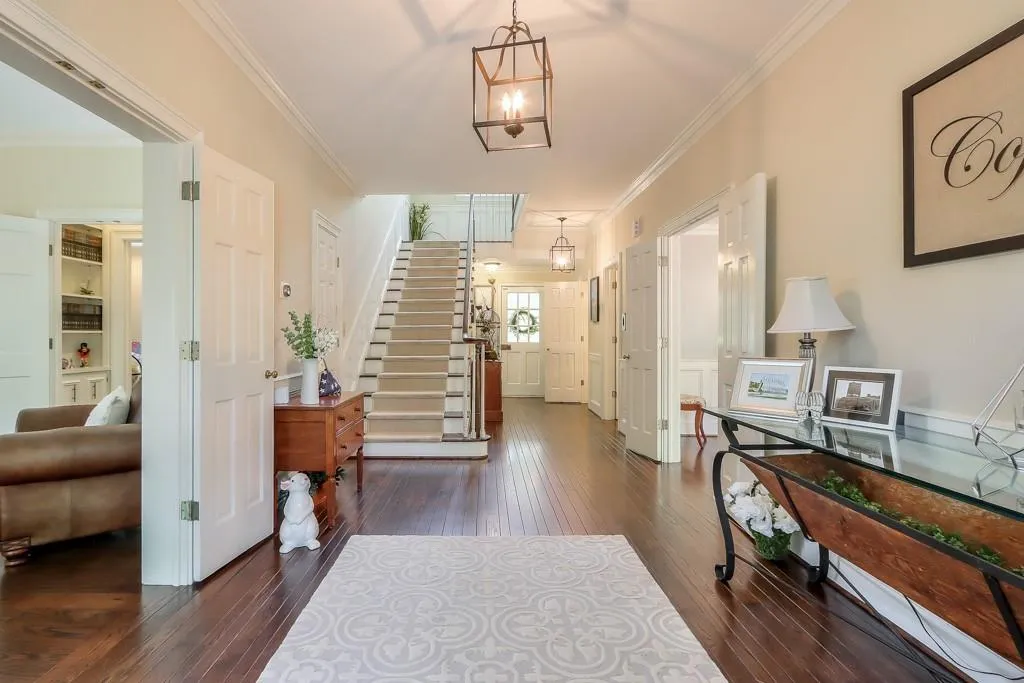 535 Valley Hall Drive, Sandy Springs, Georgia 30350, 4 Bedrooms Bedrooms, ,4 BathroomsBathrooms,Residential,Sold,535 Valley Hall Drive,7201613