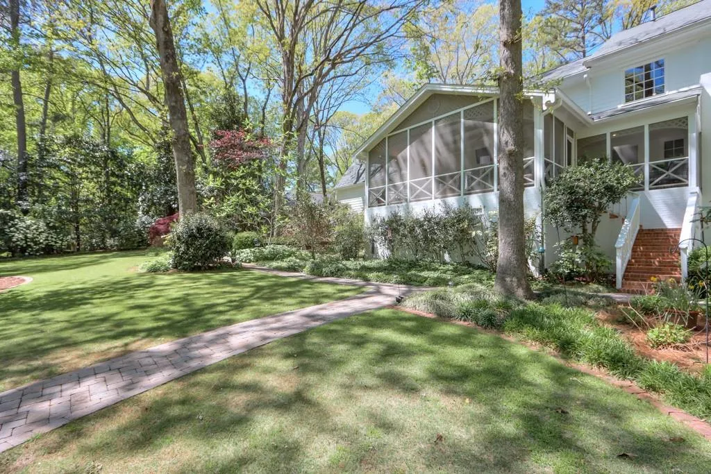 535 Valley Hall Drive, Sandy Springs, Georgia 30350, 4 Bedrooms Bedrooms, ,4 BathroomsBathrooms,Residential,Sold,535 Valley Hall Drive,7201613