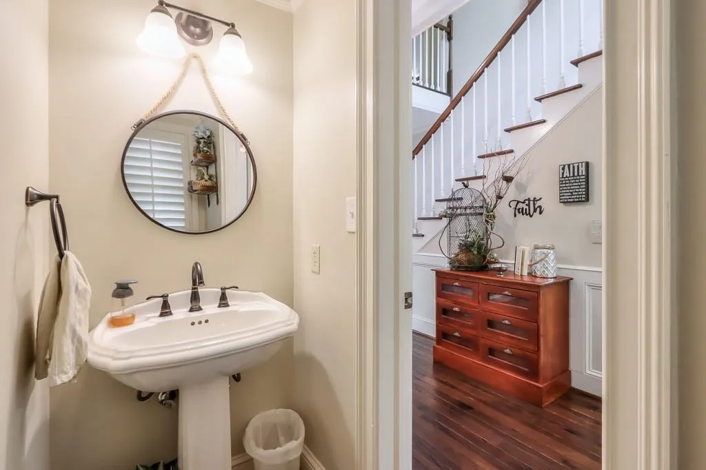 535 Valley Hall Drive, Sandy Springs, Georgia 30350, 4 Bedrooms Bedrooms, ,4 BathroomsBathrooms,Residential,Sold,535 Valley Hall Drive,7201613