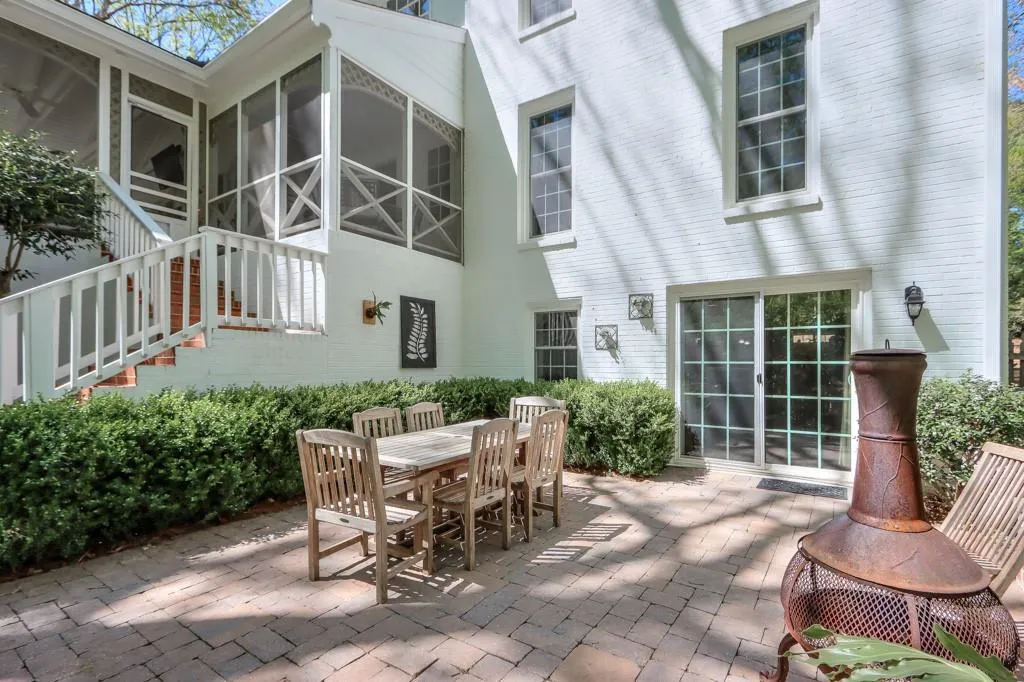 535 Valley Hall Drive, Sandy Springs, Georgia 30350, 4 Bedrooms Bedrooms, ,4 BathroomsBathrooms,Residential,Sold,535 Valley Hall Drive,7201613