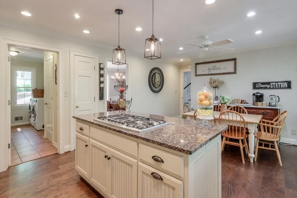 535 Valley Hall Drive, Sandy Springs, Georgia 30350, 4 Bedrooms Bedrooms, ,4 BathroomsBathrooms,Residential,Sold,535 Valley Hall Drive,7201613