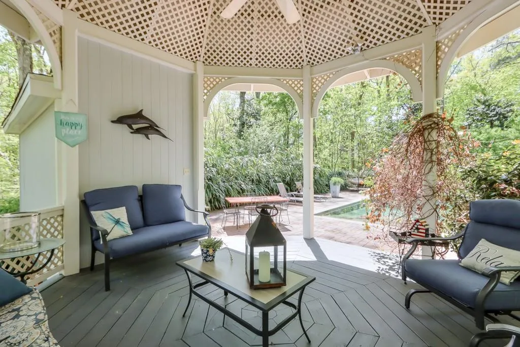 535 Valley Hall Drive, Sandy Springs, Georgia 30350, 4 Bedrooms Bedrooms, ,4 BathroomsBathrooms,Residential,Sold,535 Valley Hall Drive,7201613