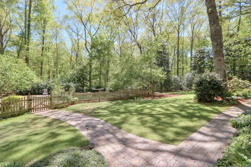 535 Valley Hall Drive, Sandy Springs, Georgia 30350, 4 Bedrooms Bedrooms, ,4 BathroomsBathrooms,Residential,Sold,535 Valley Hall Drive,7201613