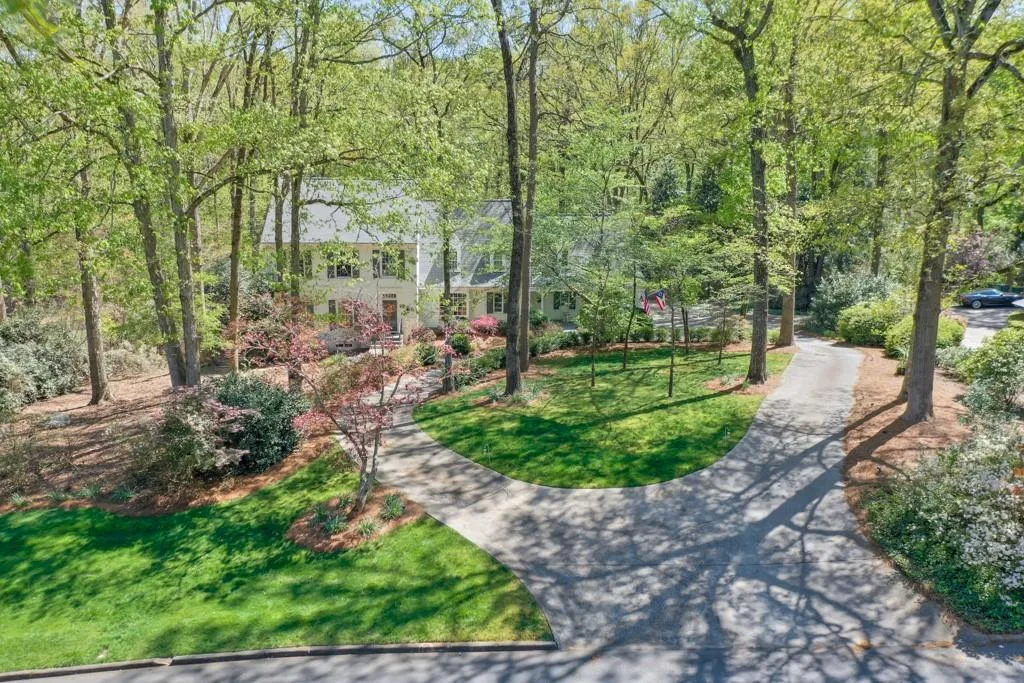 535 Valley Hall Drive, Sandy Springs, Georgia 30350, 4 Bedrooms Bedrooms, ,4 BathroomsBathrooms,Residential,Sold,535 Valley Hall Drive,7201613
