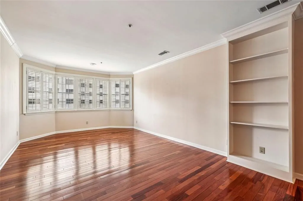 2499 Peachtree Road Ne Unit 406, Atlanta, Georgia 30305, 2 Bedrooms Bedrooms, 0 ,2 BathroomsBathrooms,Residential,For Sale,2499 Peachtree Road Ne Unit 406,7763165