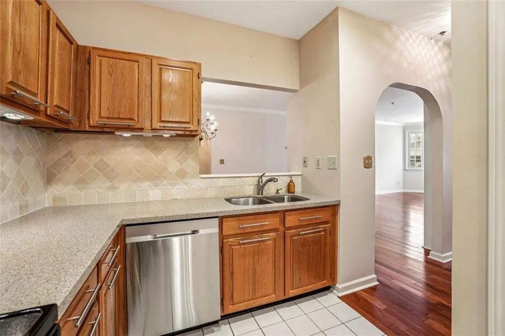 2499 Peachtree Road Ne Unit 406, Atlanta, Georgia 30305, 2 Bedrooms Bedrooms, 0 ,2 BathroomsBathrooms,Residential,For Sale,2499 Peachtree Road Ne Unit 406,7763165