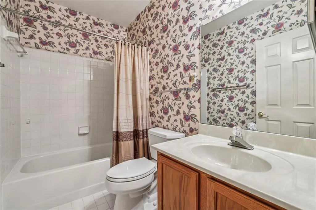 2499 Peachtree Road Ne Unit 406, Atlanta, Georgia 30305, 2 Bedrooms Bedrooms, 0 ,2 BathroomsBathrooms,Residential,For Sale,2499 Peachtree Road Ne Unit 406,7763165