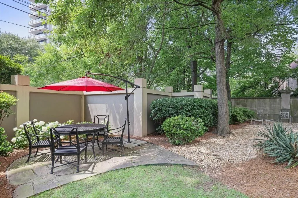 2499 Peachtree Road Ne Unit 406, Atlanta, Georgia 30305, 2 Bedrooms Bedrooms, 0 ,2 BathroomsBathrooms,Residential,For Sale,2499 Peachtree Road Ne Unit 406,7763165