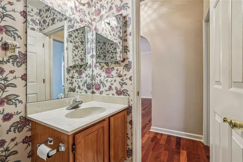 2499 Peachtree Road Ne Unit 406, Atlanta, Georgia 30305, 2 Bedrooms Bedrooms, 0 ,2 BathroomsBathrooms,Residential,For Sale,2499 Peachtree Road Ne Unit 406,7763165