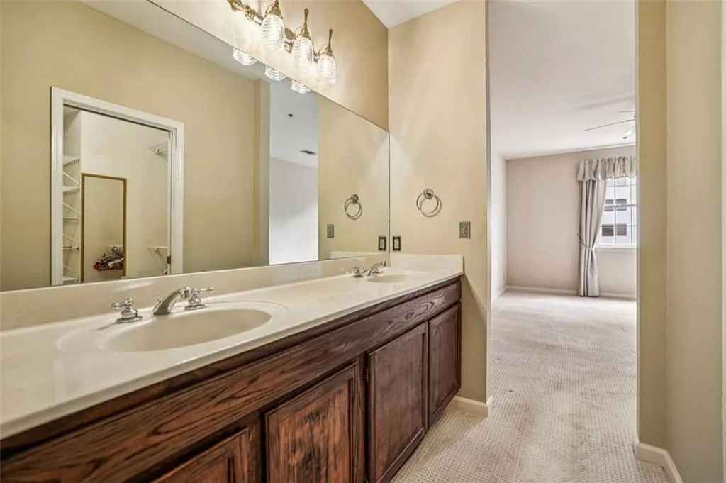 2499 Peachtree Road Ne Unit 406, Atlanta, Georgia 30305, 2 Bedrooms Bedrooms, 0 ,2 BathroomsBathrooms,Residential,For Sale,2499 Peachtree Road Ne Unit 406,7763165