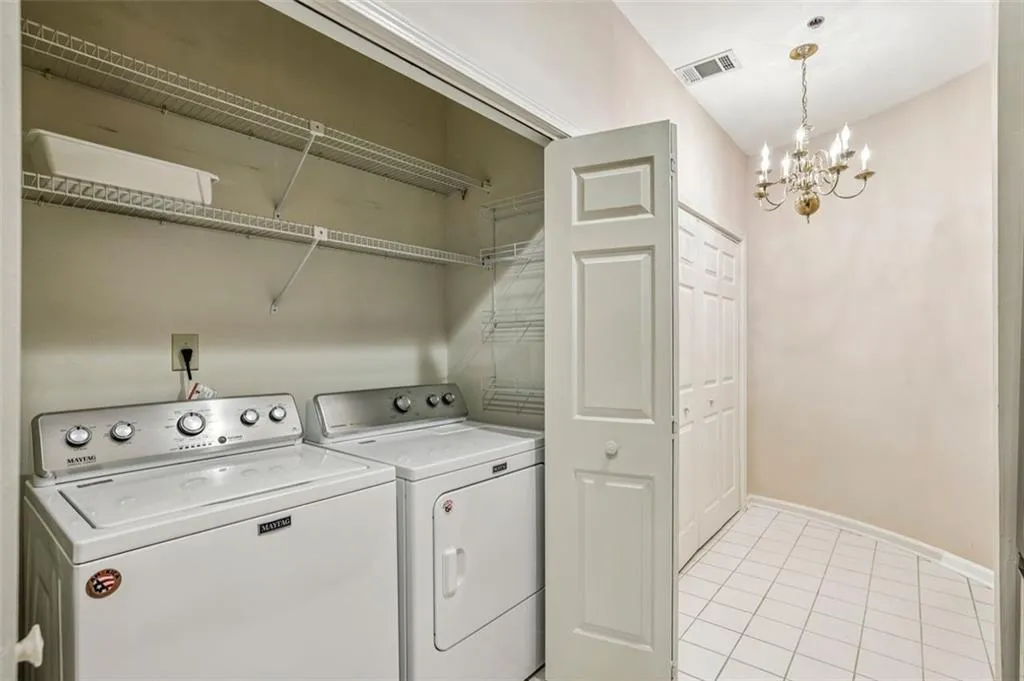 2499 Peachtree Road Ne Unit 406, Atlanta, Georgia 30305, 2 Bedrooms Bedrooms, 0 ,2 BathroomsBathrooms,Residential,For Sale,2499 Peachtree Road Ne Unit 406,7763165