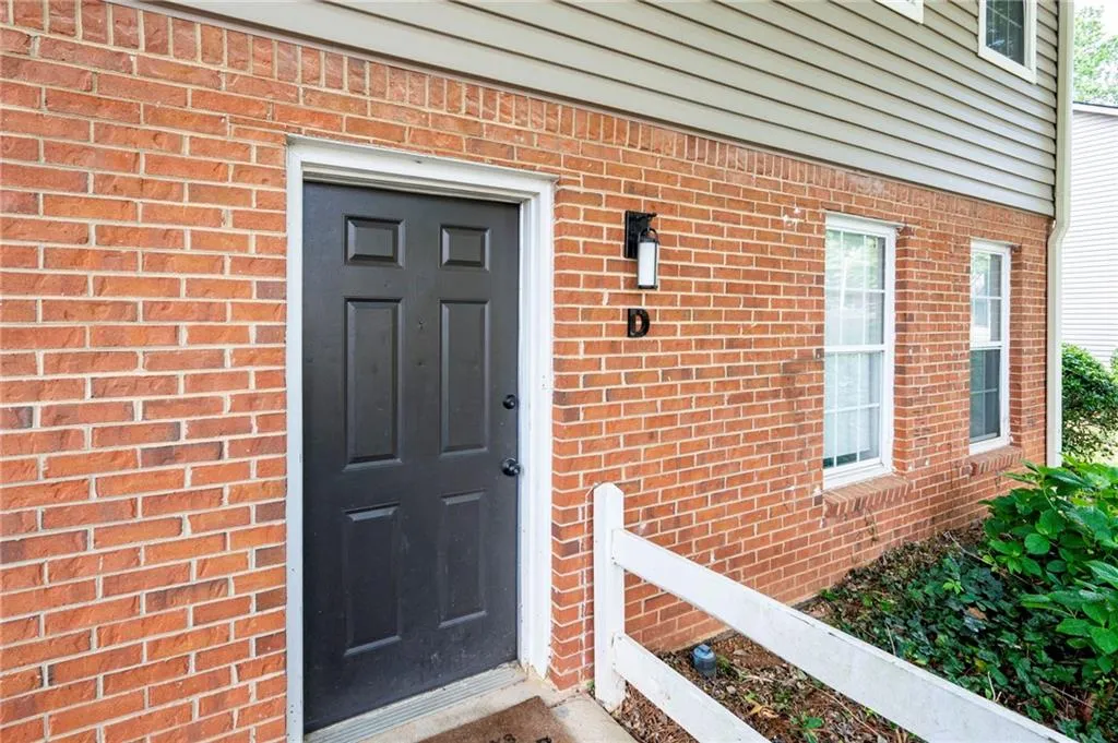 7750 Roswell Road Unit 3d, Atlanta, Georgia 30350, 3 Bedrooms Bedrooms, ,2 BathroomsBathrooms,Residential,For Sale,7750 Roswell Road Unit 3d,7582281